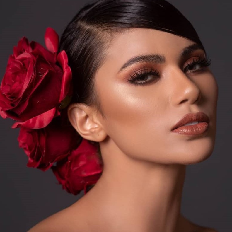 هكذا اعتمدت جازيني المكياج الحاد