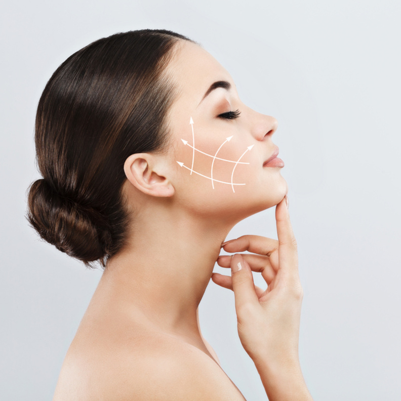 تساعد الخيوط الذهبية بناء أنسجة البشرة وخلوها من التجاعيد لسنوات طويلة