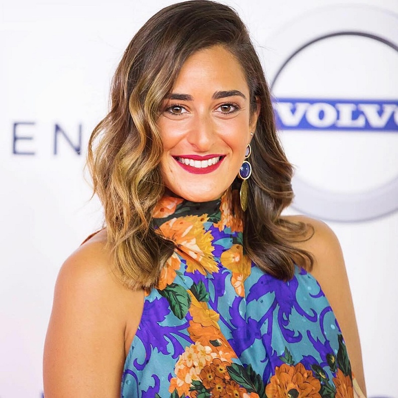 أمينة خليل تلتقي بمحمد صلاح