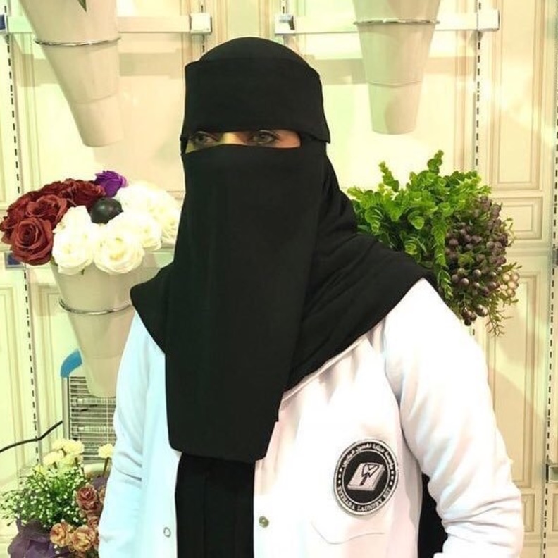 نورة الدوسري تفتح اول مغسلة ملابس نسائية