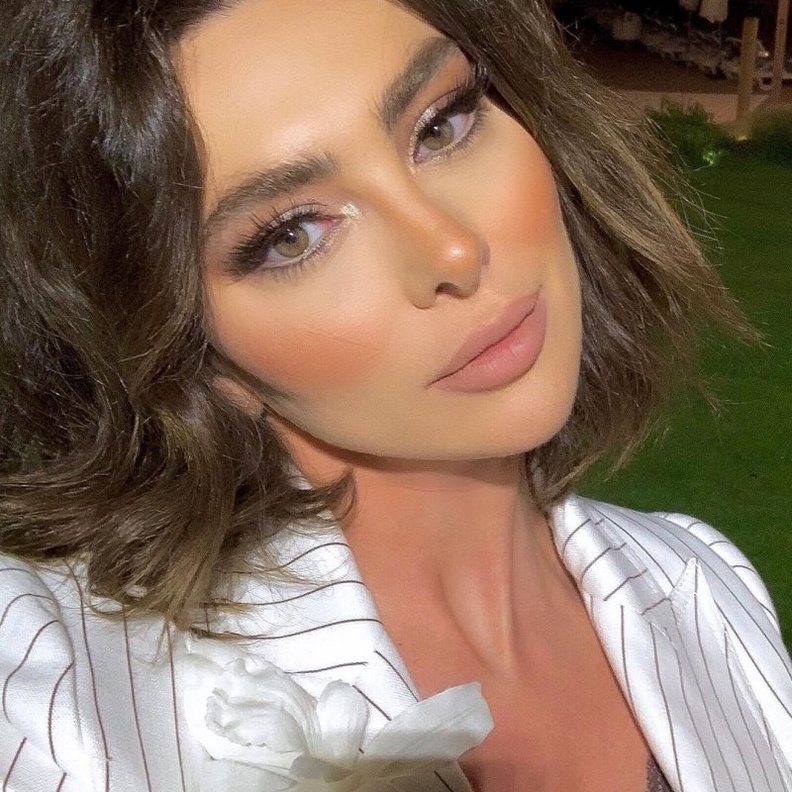 طريقة وضع مكياج صيفي خفيف مستوحى من ستيفاني صليبا