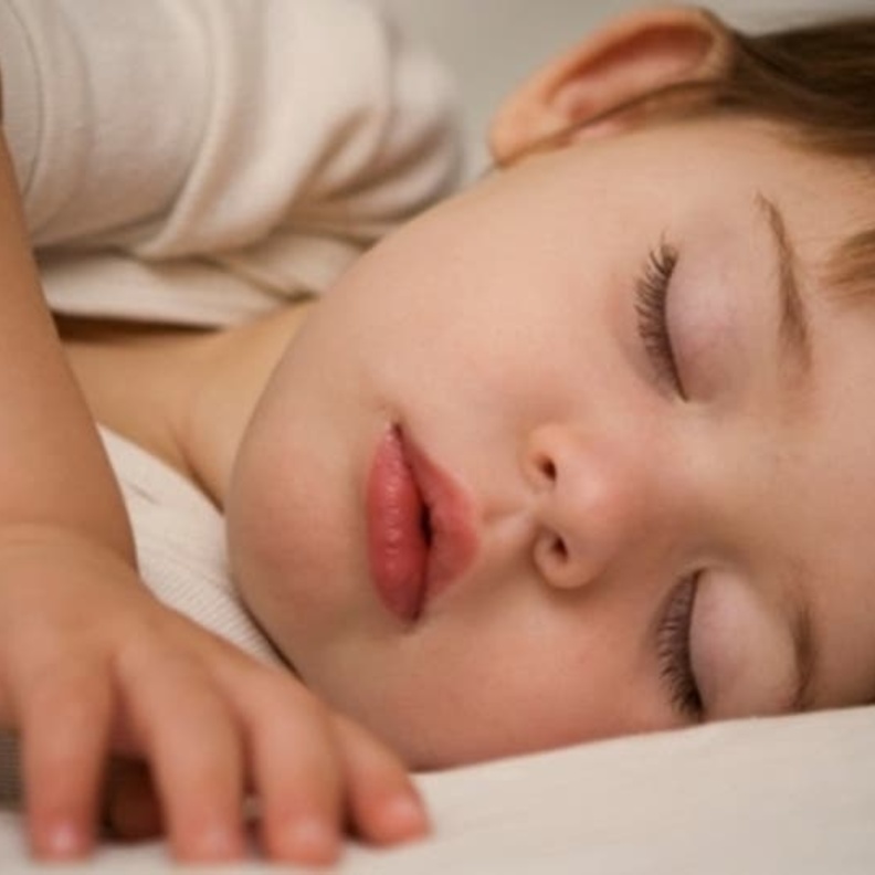 ما هي أسباب إرتفاع سخونة الأطراف عند الأطفال؟