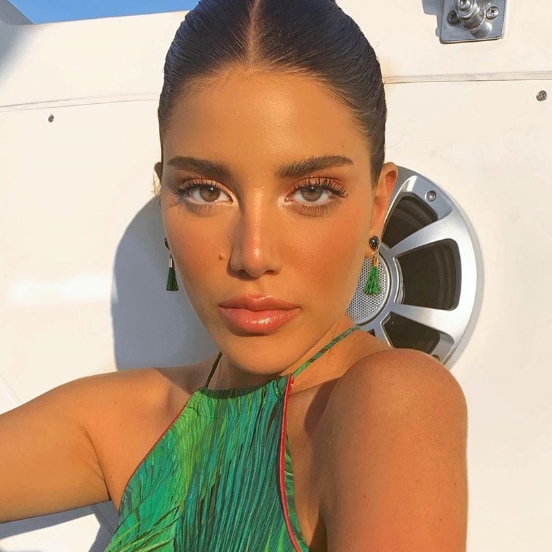 هل بدت سينتيا صموئيل نسخة عن نادين نجيم بأحدث اطلالة لها