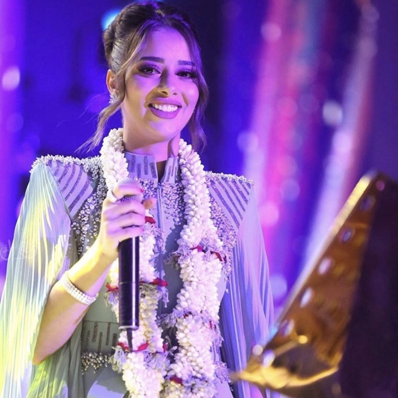 بلقيس فتحي تتألق على مسرح غنائي في جازان