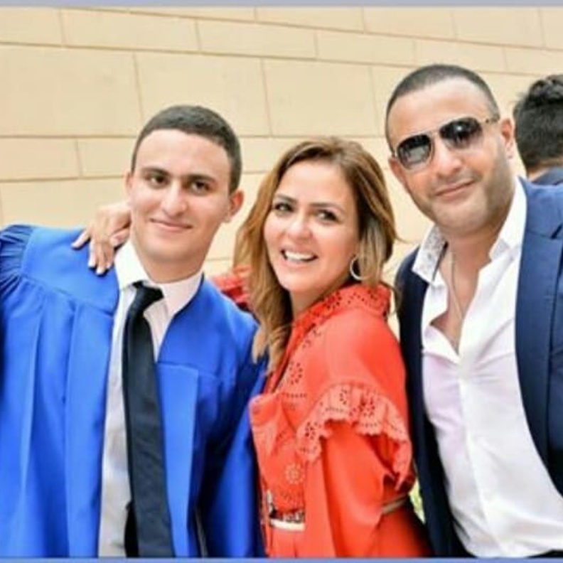 احمد السقا واسرته 