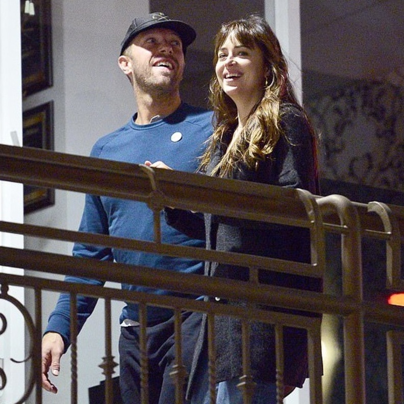 كريس مارتن و داكوتا جونسون