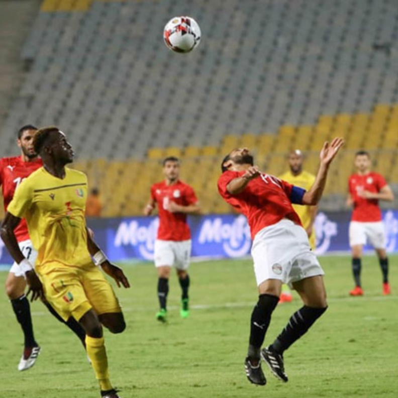 الجزائر تهزم مالي بثلاثية