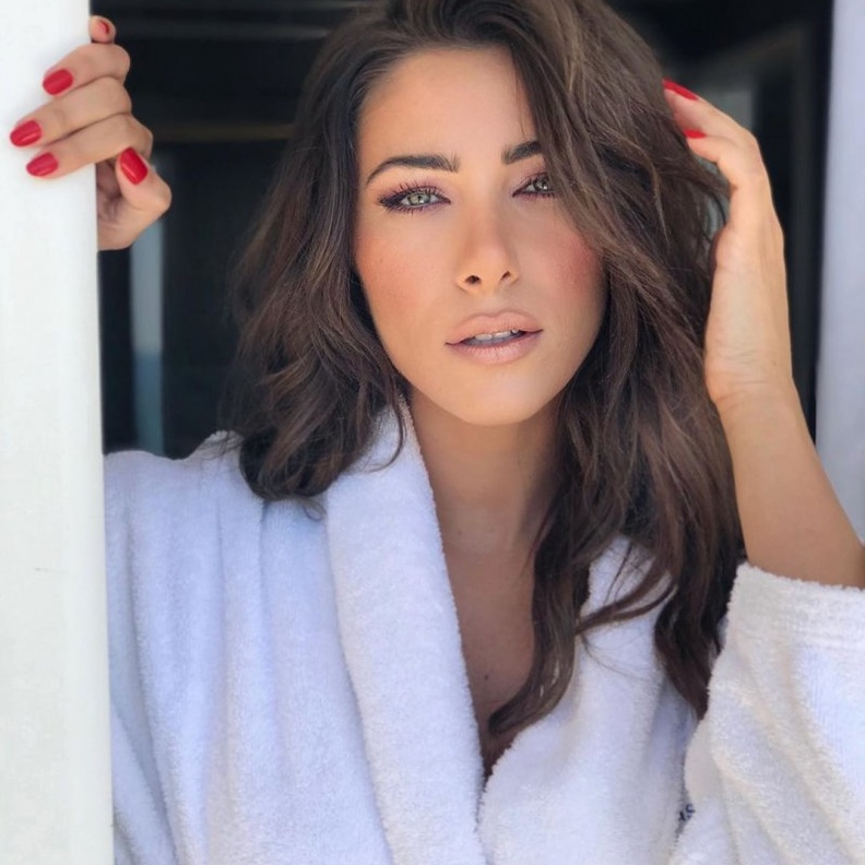 نجمات دراما لبنان يجتمعن في ظل غياب دانييلا رحمة