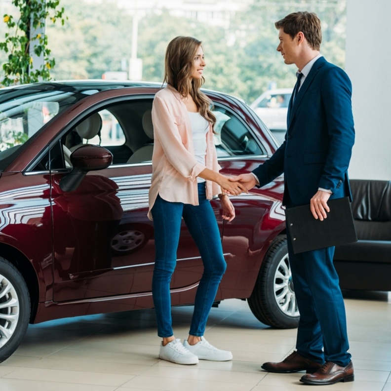 احرص على تفقد أكثر من مكان لبيع السيارات المستعملة