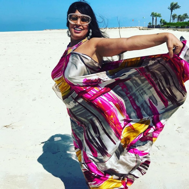 فيفي عبدو تظهر بدون حواجب في برنامج رامز جلال