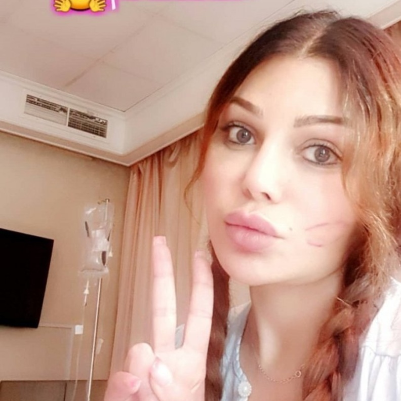 هيفاء وهبي تطمئن الجمهور عن صحتها