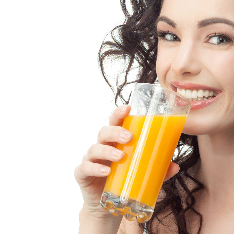 مشروب الماء والحامض مهم لتنظيف الجسم من السموم