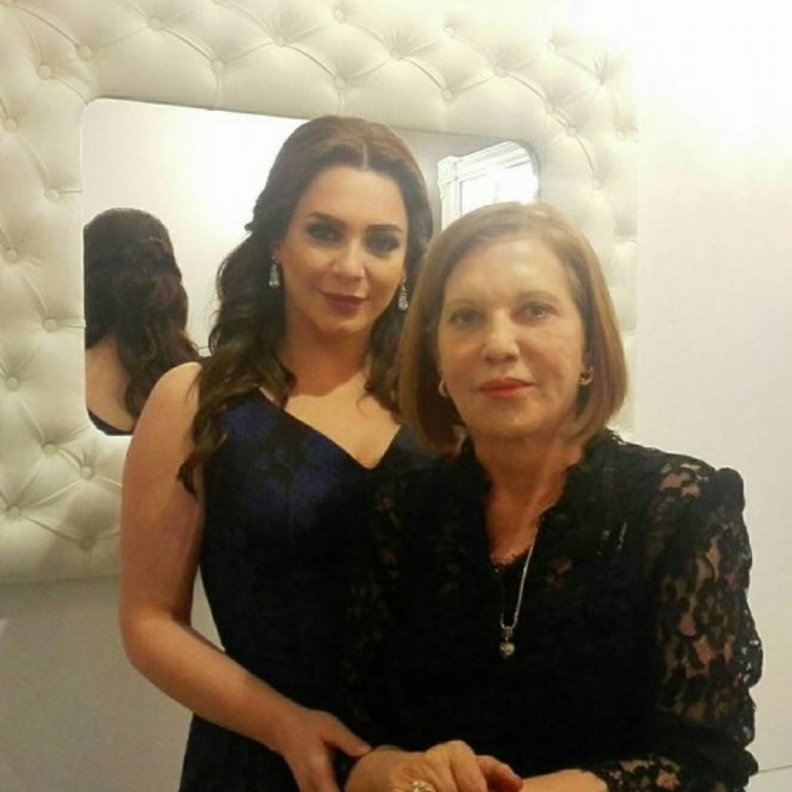 سلاف فواخرجي تستعيد ذكرياتها مع والدتها الراحلة