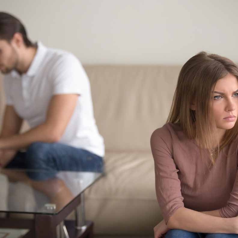 عبارات يقولها الرجل تسقطه من نظر أنثاه 