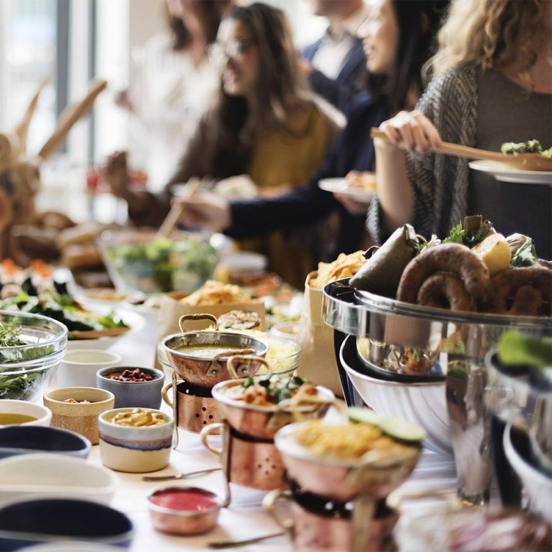 احرصي على اختيار طعام البوفيه من أشهر المطاعم العالمية