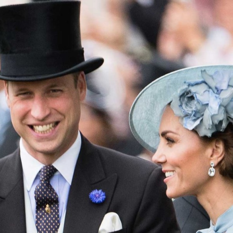 صور الأمير وليام مع الملكة