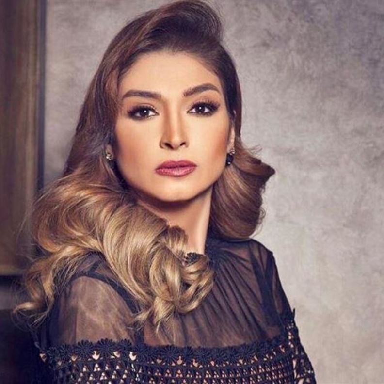 الفنانة روجينا