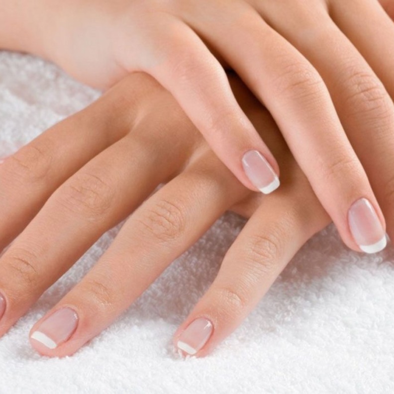 خلطات من عصير البرتقال والثوم لتقوية الأظافر