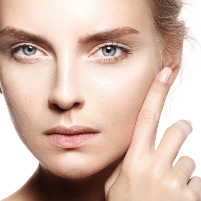 استفيدي من الطماطم لازالة حروق الشمس وتبييض البشرة