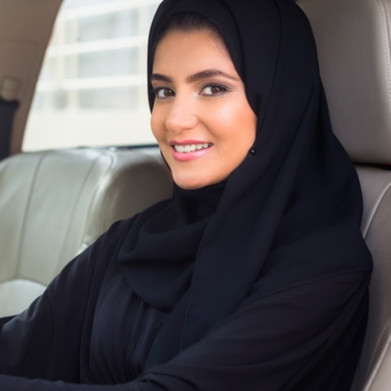 الآثار الإيجابية لقرار السماح بقيادة المرأة للسيارة