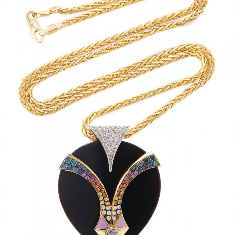 سوار مصنوع من خرزات العقيق الأسود وزينة مذهبة ومزخرفة برسومات من Sydney Evan