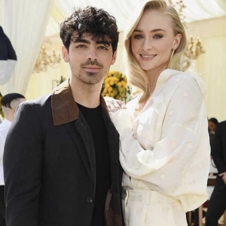 صوفي تيرنر وجو جوناس 