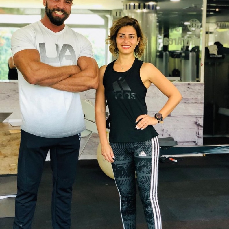 رانيا يوسف ومنة فضالي تتنافسان على الرياضة في الجيم