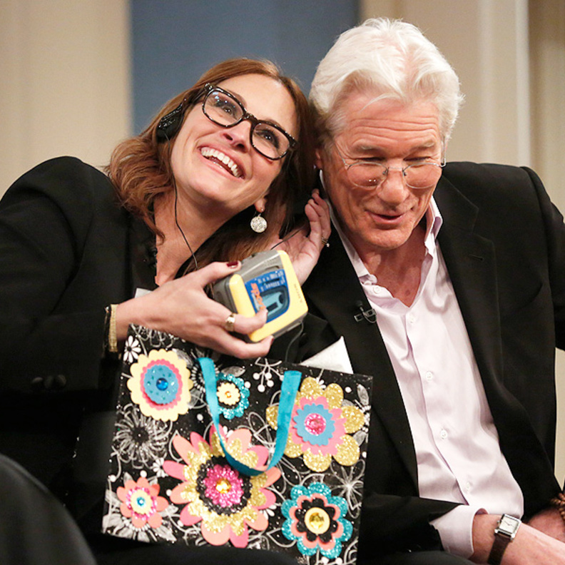 أصدقاء ليدي جاجا (Lady Gaga) يحذرونها من مواعدة برادلي كوبر