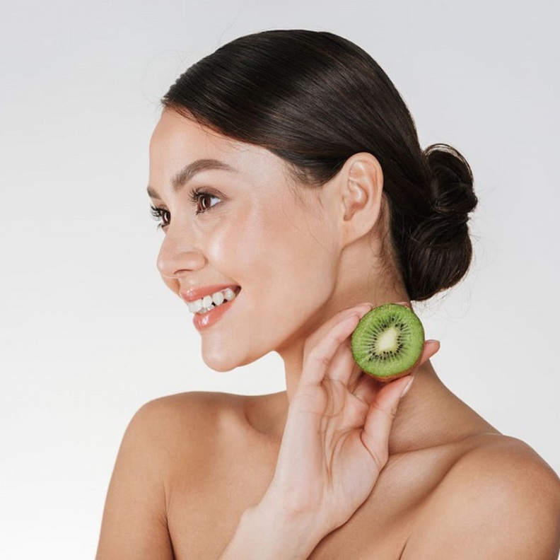 ماسك الكيوي للعناية بالبشرة والتخلص من الرؤوس السوداء