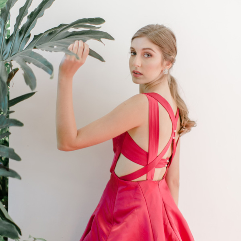 فستان من francis libiran