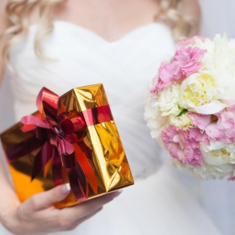 افكار الهدايا المميزة للعروس كثيرة