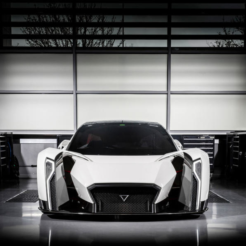 "D-1" سيارة سوبر رياضية تنتمي لفئة الهايبر كار الكهربائية