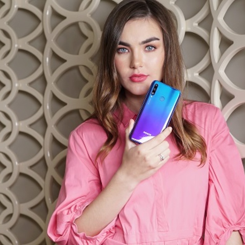 تعرفي على مزايا كاميرا هاتف HONOR الجديد HONOR 10i