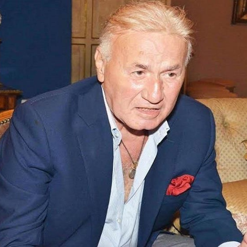 عزت ابو عوف 