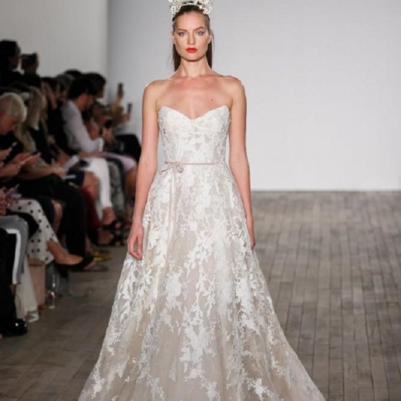 فستان من  temperley