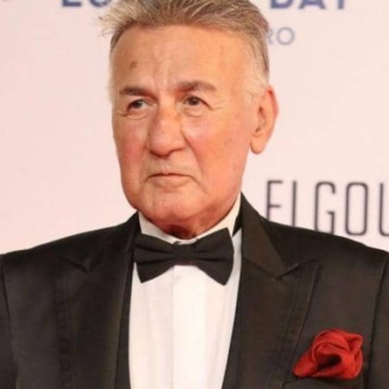 عزت ابو عوف 