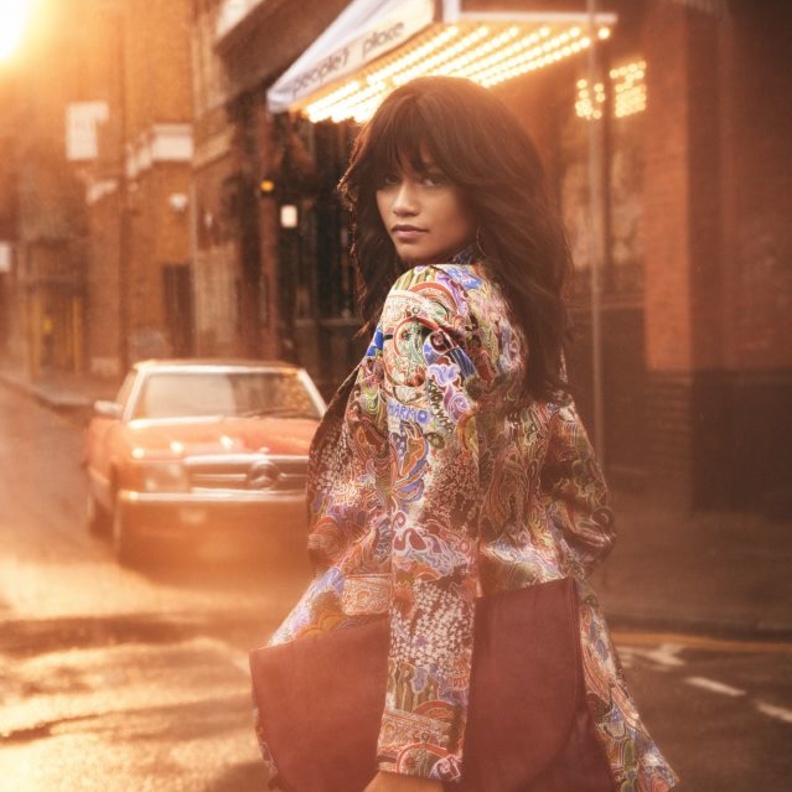 تومي هيلفيغر ترفع الستار عن مجموعة ’تومي×زيندايا‘ التعاونية لموسم ربيع 2019