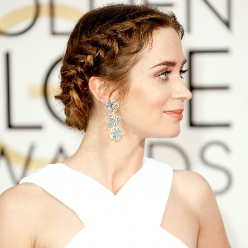 تسريحة شعر مرفوع Updoمستوحاة من بريانكا شوبرا 