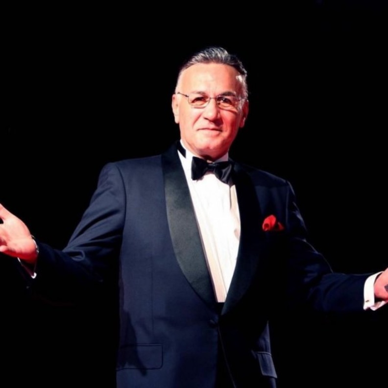 عزت ابو عوف 