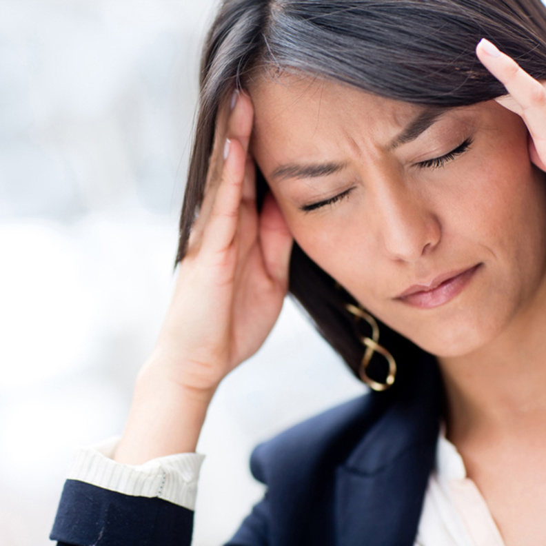 الصداع المستمر من أعراض شلل العصب البكري