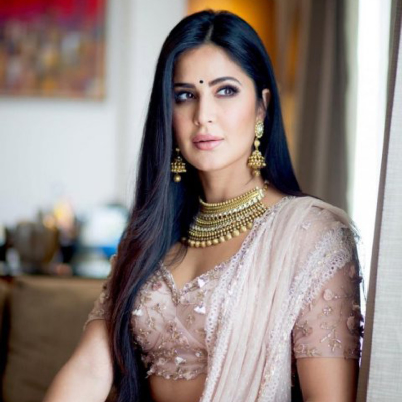 كاترينا كيف تزينت بقلادة و أقراط من Kalyan Jewellers Muhurat