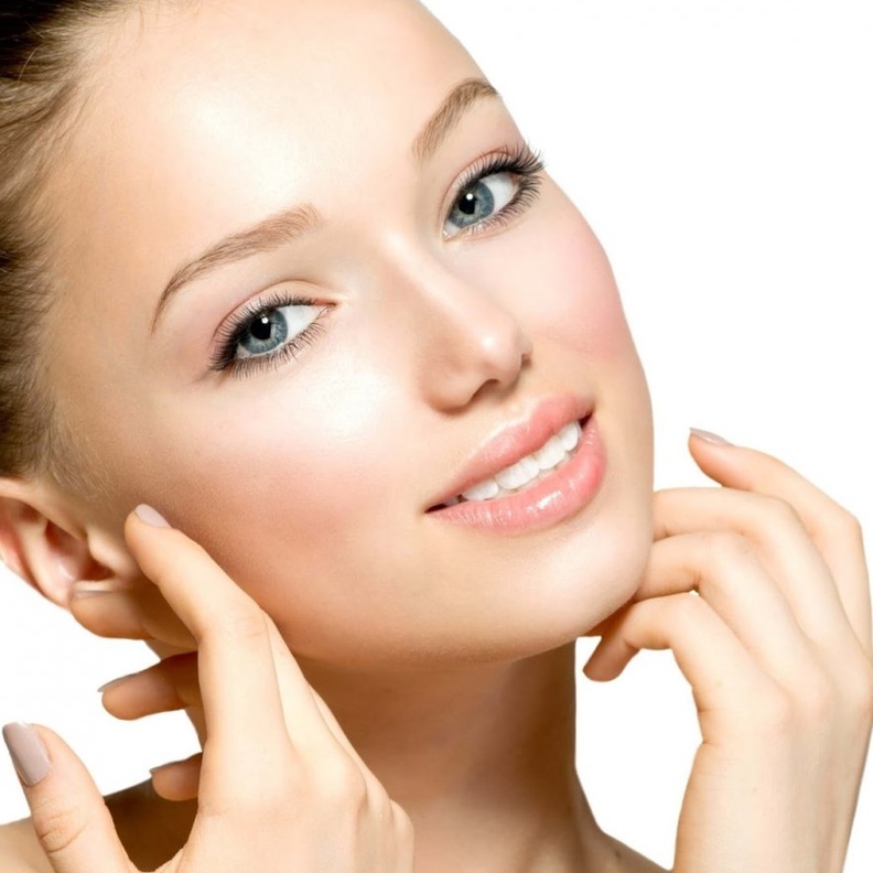 احصلي على بشرة صافية ومرنة بعد تجربة ماسك الطماطم والنشا