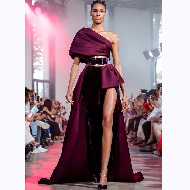 فستان سهرة أبيض من جورج حبيقة