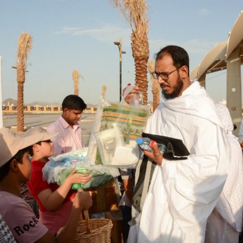شاهدوا استقبال أولى رحلات الحجاج القادمين إلى المملكة