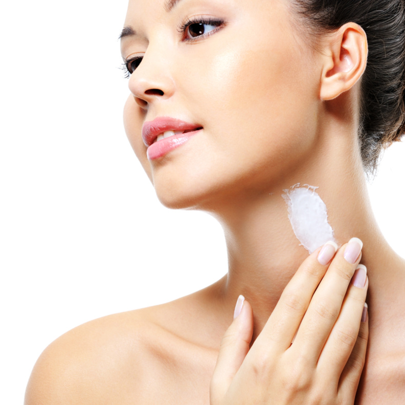 تعرفي على طرق الحفاظ على جمال العنق