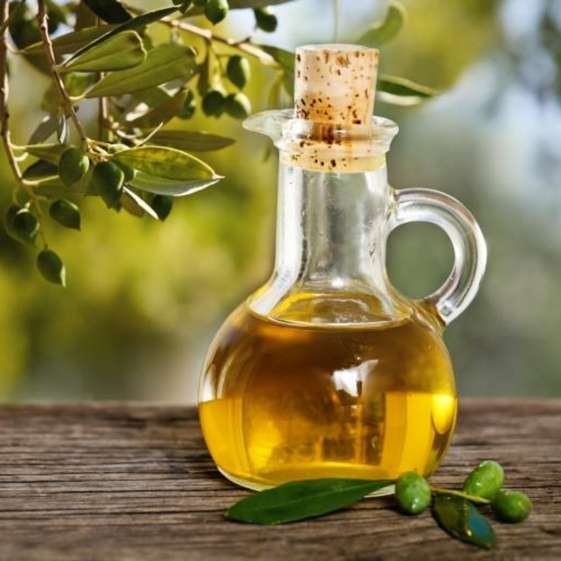 فرك اللثة بزيت الزيتون يعالج النزيف