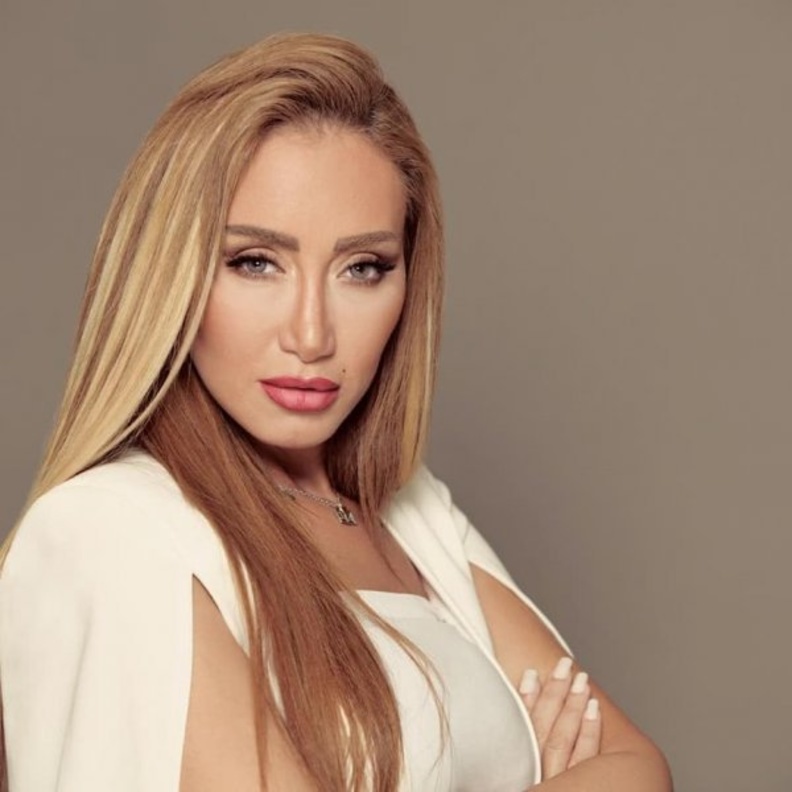 ريهام سعيد توضح حقيقة تساقط جلد وجهها