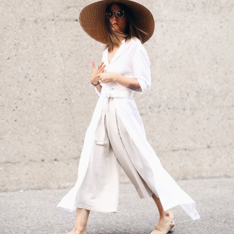 نوّعي باطلالاتك واختاري حقائب القش بالتصاميم الملفتة والفريدة