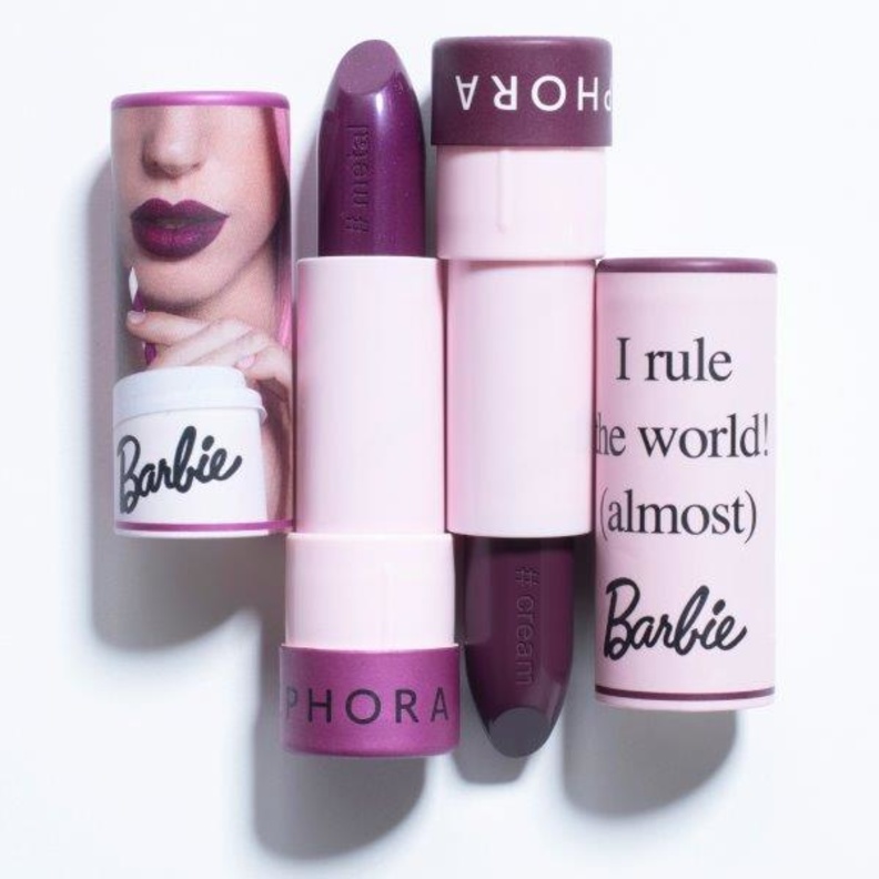 أحمر الشفاه #LIPSTORIES من مجموعة SEPHORA COLLECTION X BARBIE