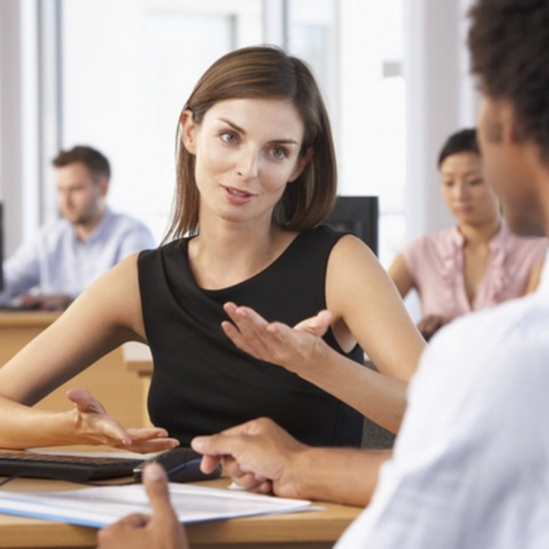 كيف تتعامل المرأة الذكية مع ضغوطات العمل والحياة